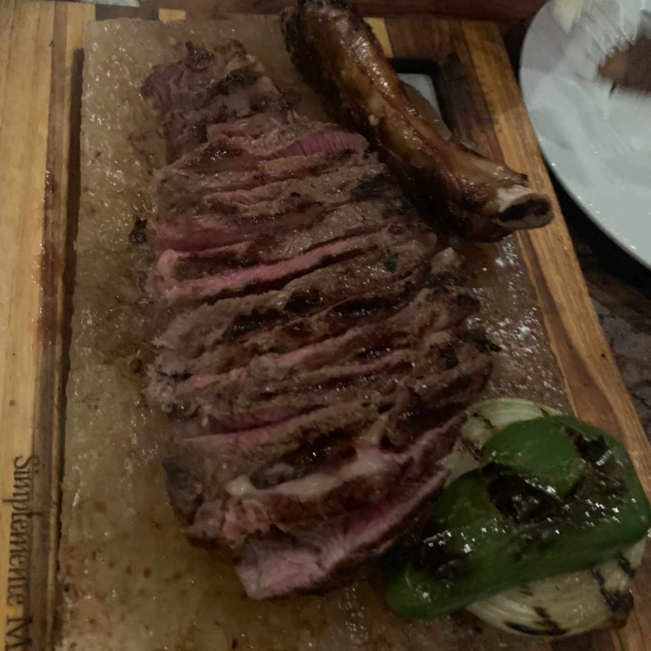 RIB EYE CON HUESO 28 oz