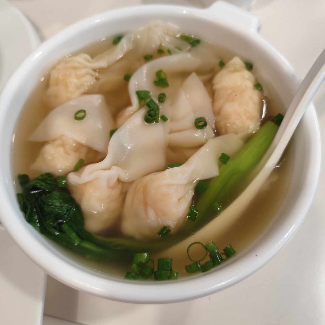SOPA DE WANTON DE CAMARONES