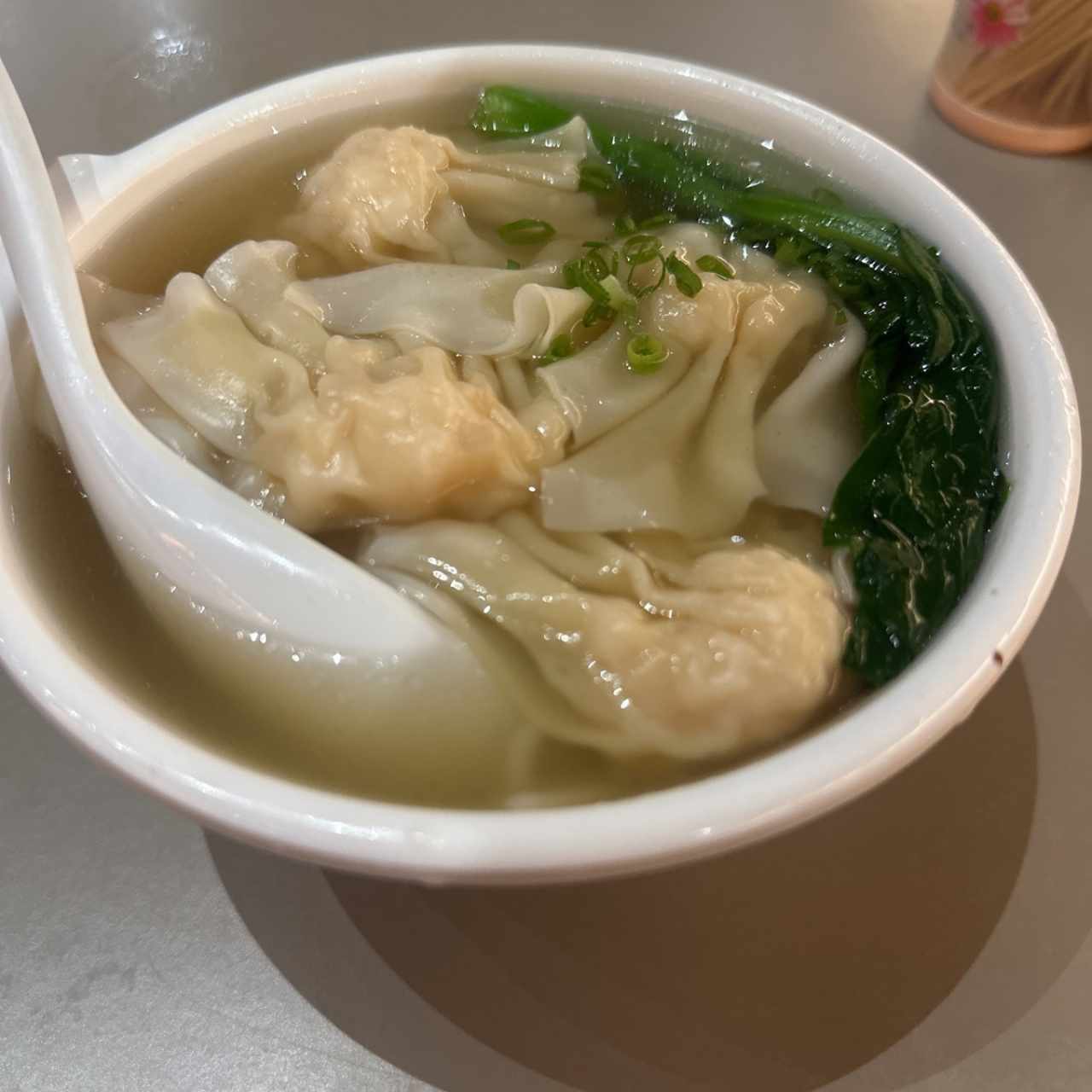 SOPA DE WANTON DE CAMARONES