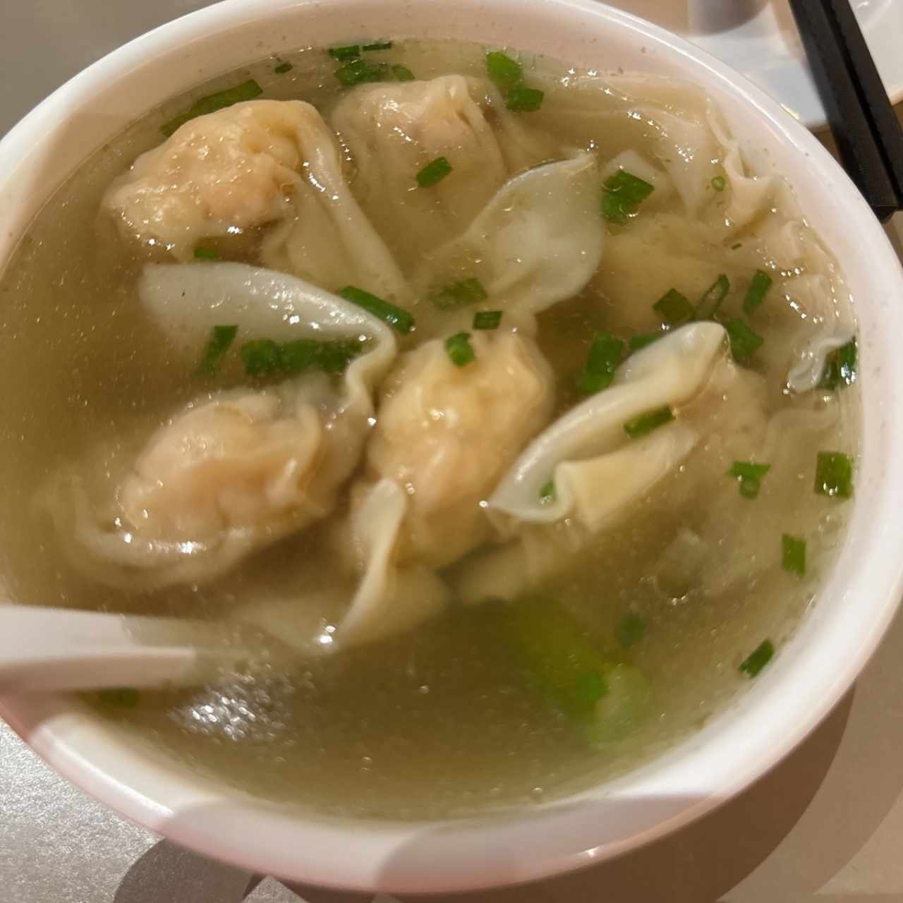 SOPA DE WANTON DE CAMARONES