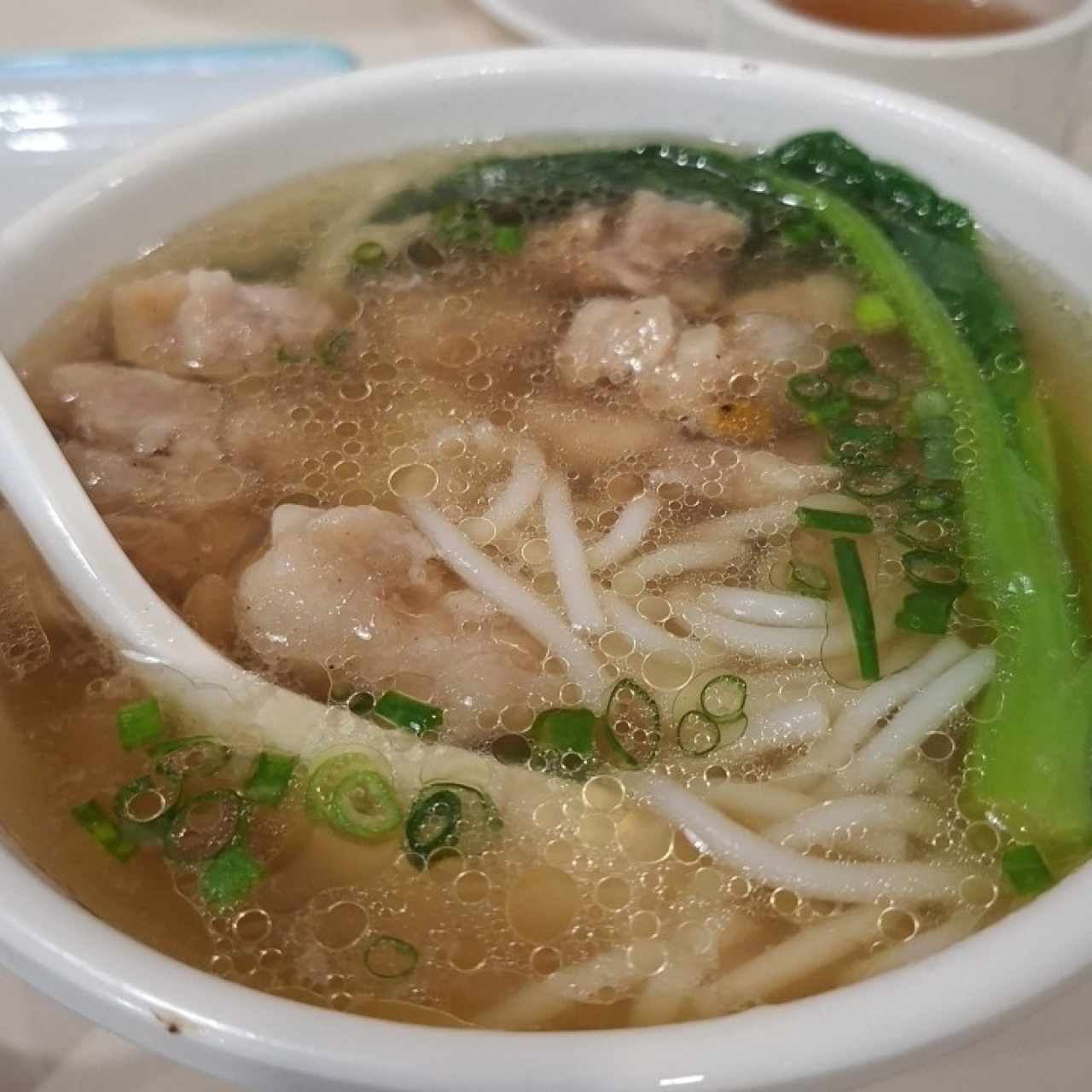 SOPA DE COSTILLA CON FIDEOS