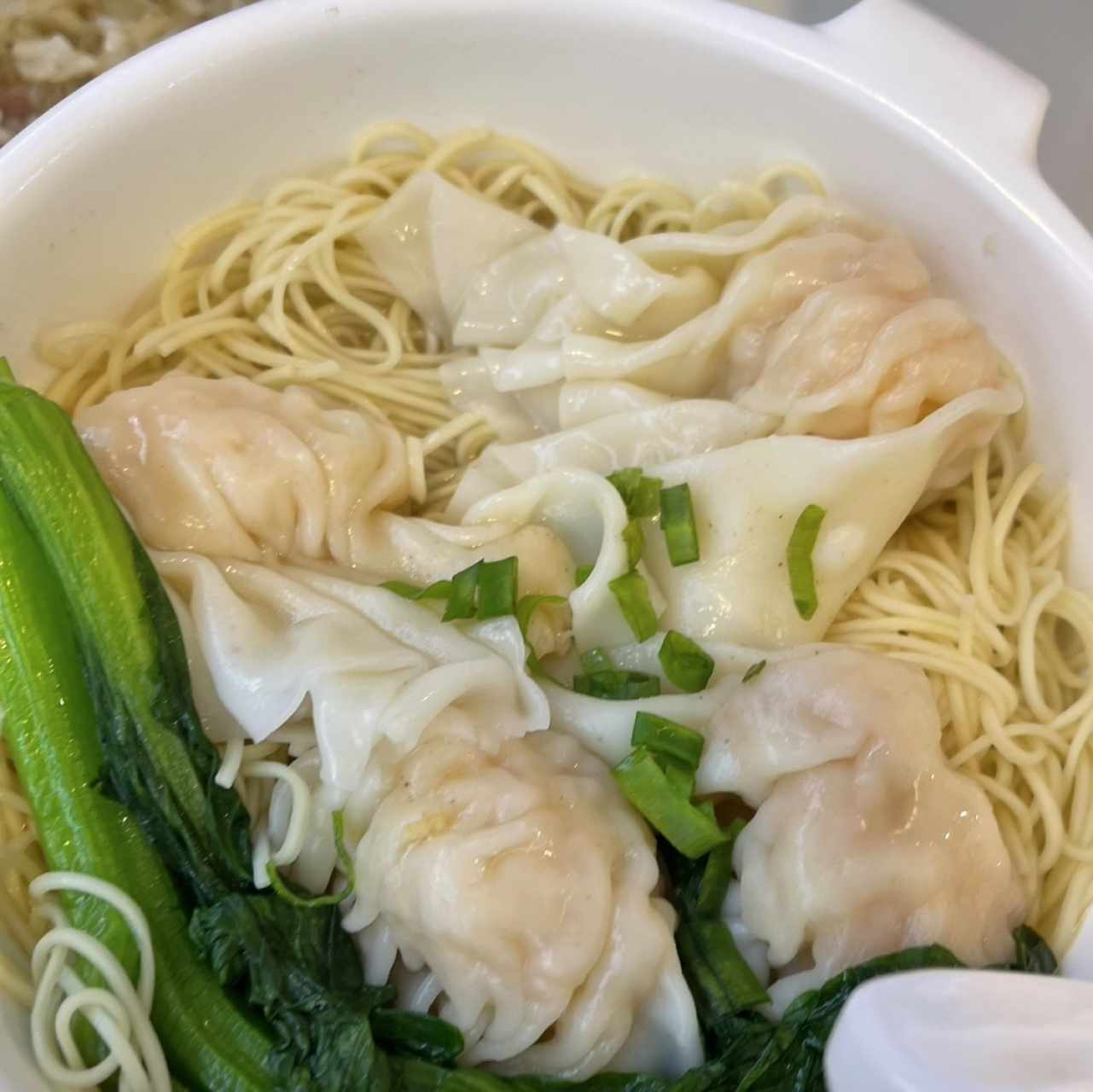 SOPA DE WANTON DE CAMARONES