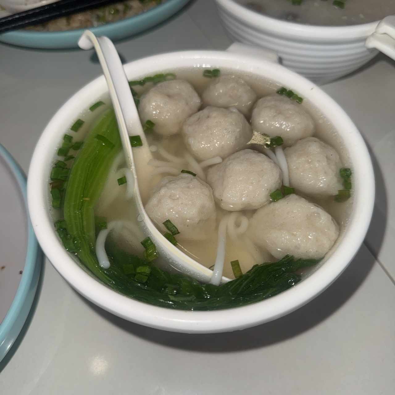 Sopa de bola de pescado