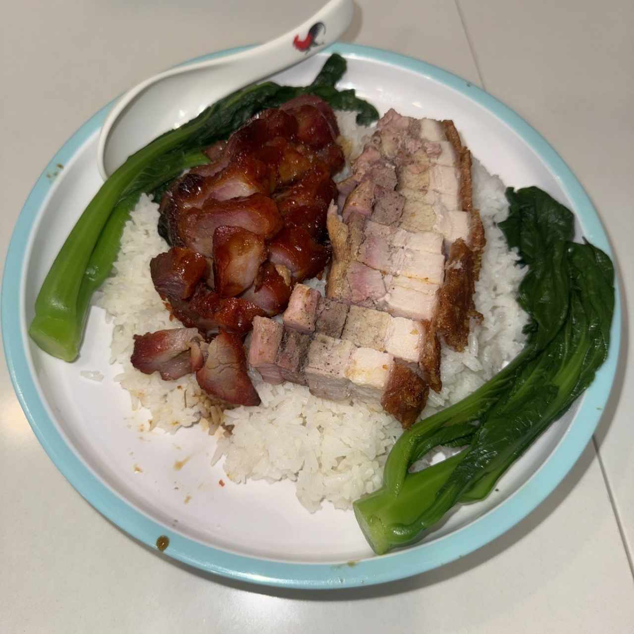 Almuerzo puerco liso y asado