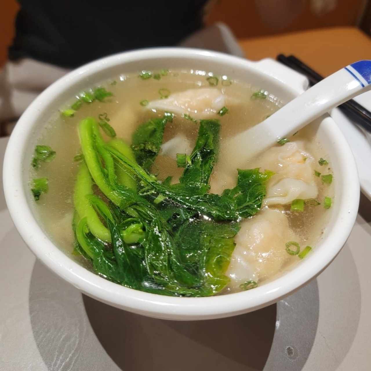 SOPA DE WANTON DE CAMARONES