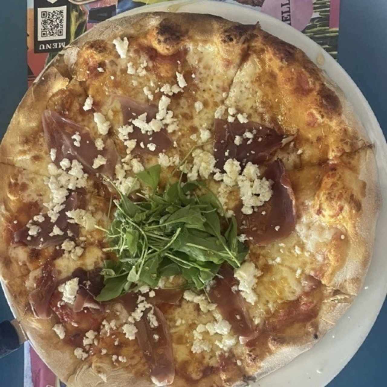 Pizza de jamón serrano