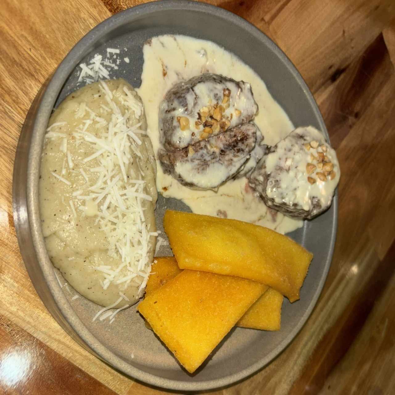 Filetto di Manzo al Boletus ,Tartufo E pinoli