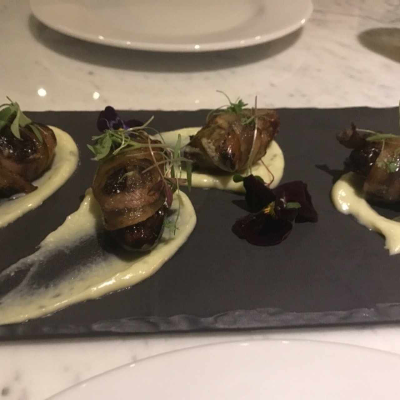 Datteri al gorgonzola e guanciale