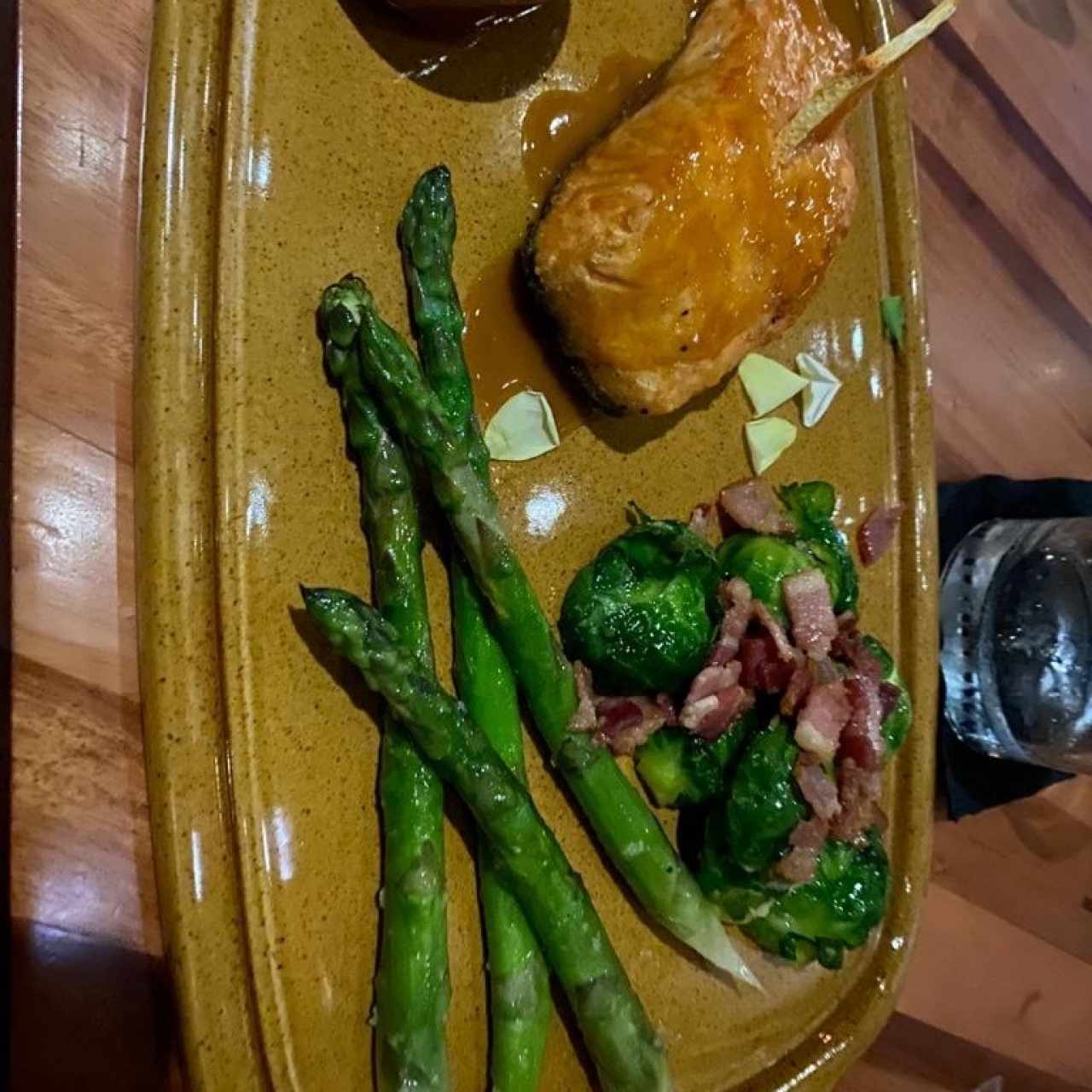 Salmón en salsa de naranja