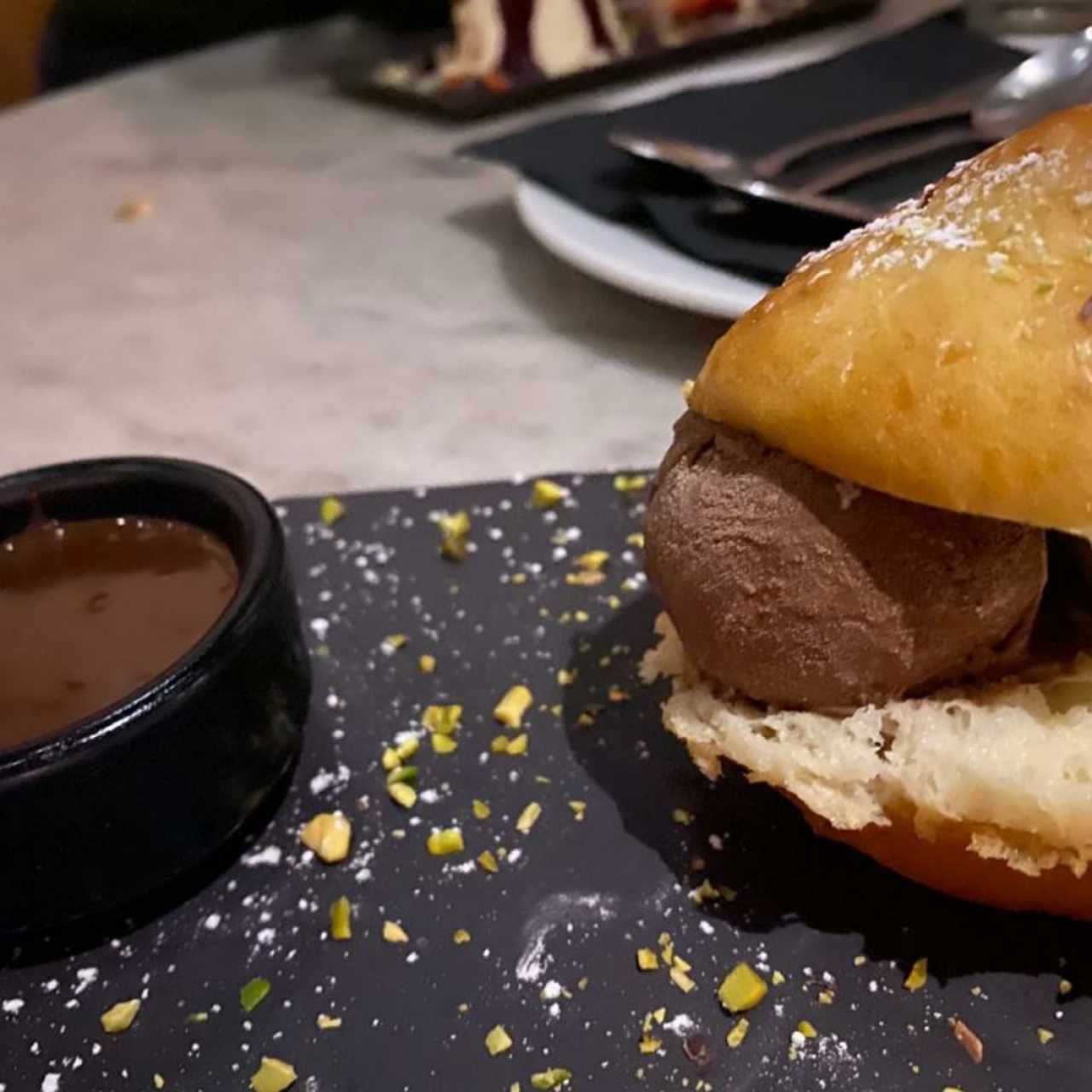 Dolce - Gelato e Brioche