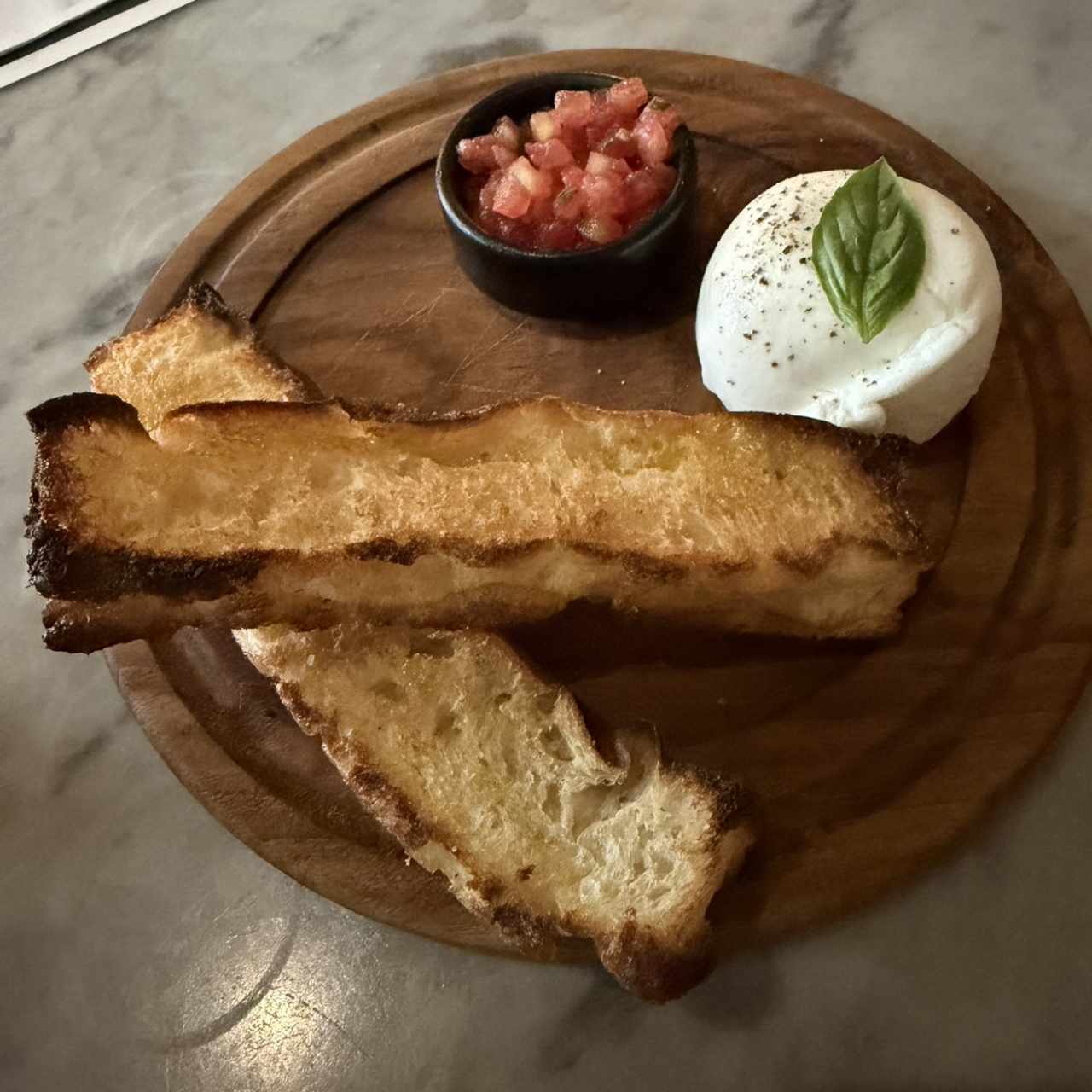 Antipasti - Burrata Semplice