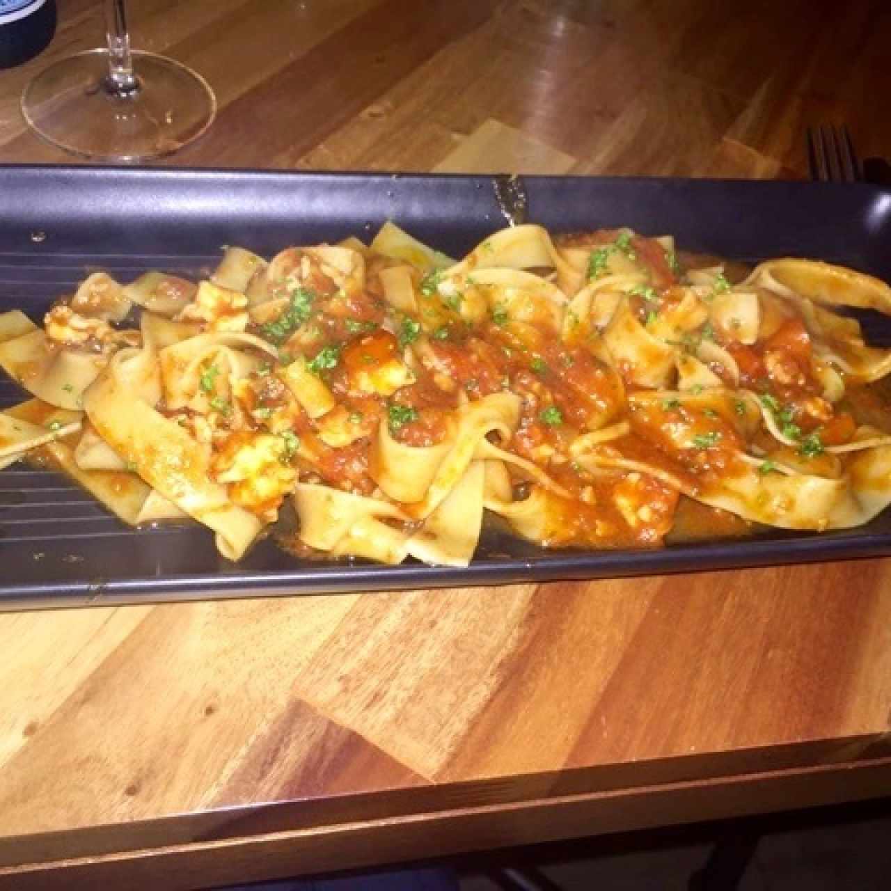 papardelle al pomodoro con trocitos de langosta
