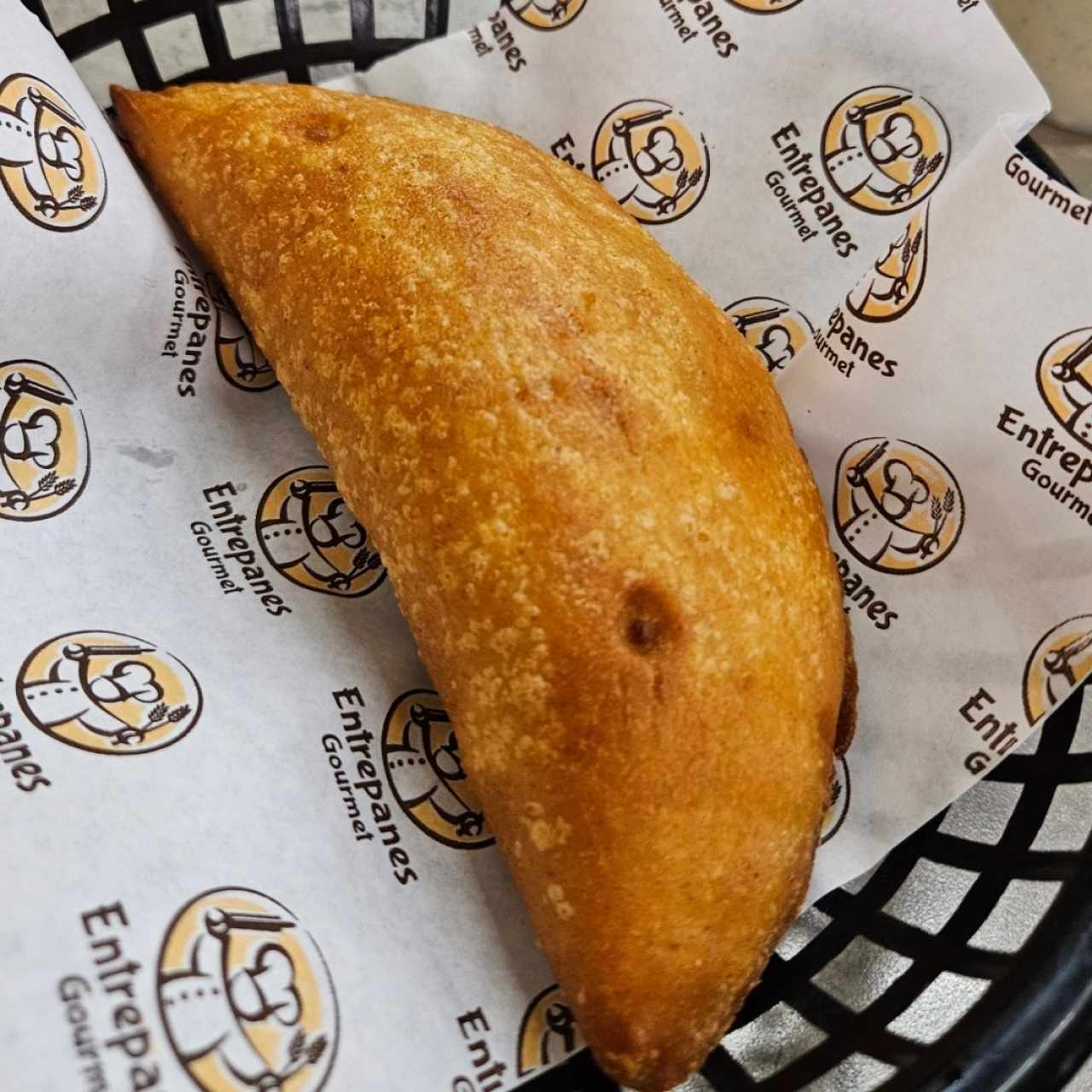 Empanada de carne mechada