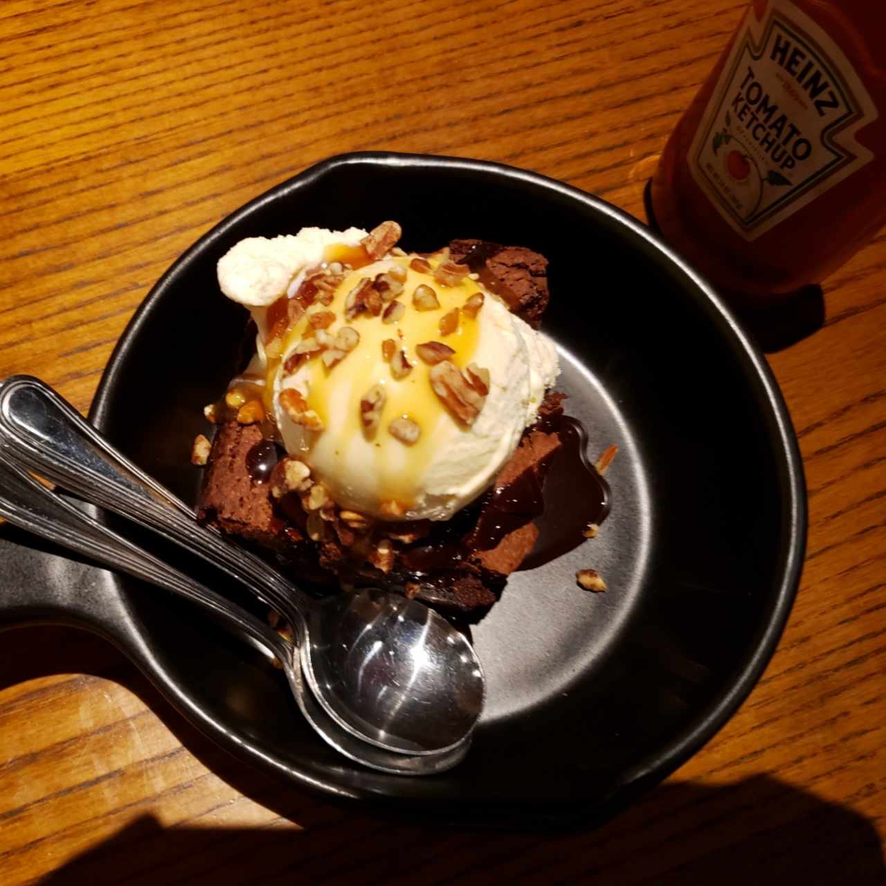 brownie con helado