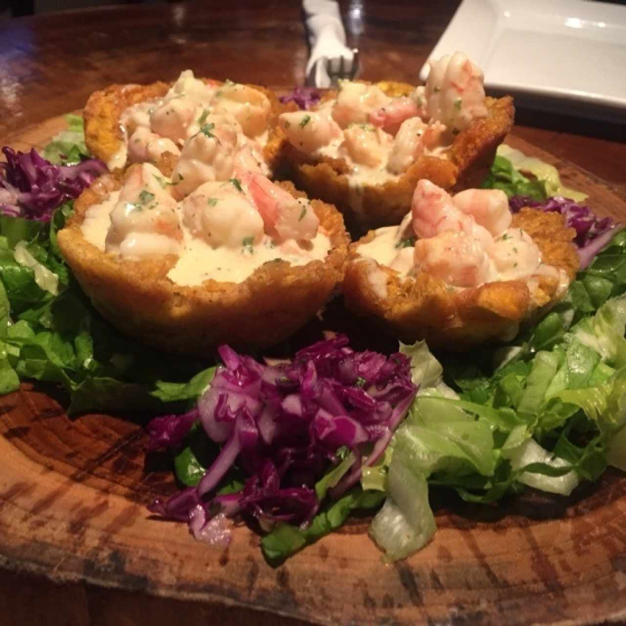 Patacon rellenos de camarones.