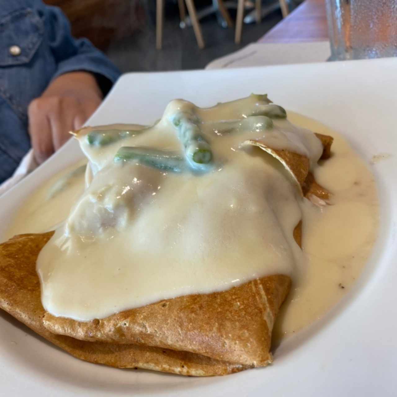 Crepe de Pollo con Espárragos
