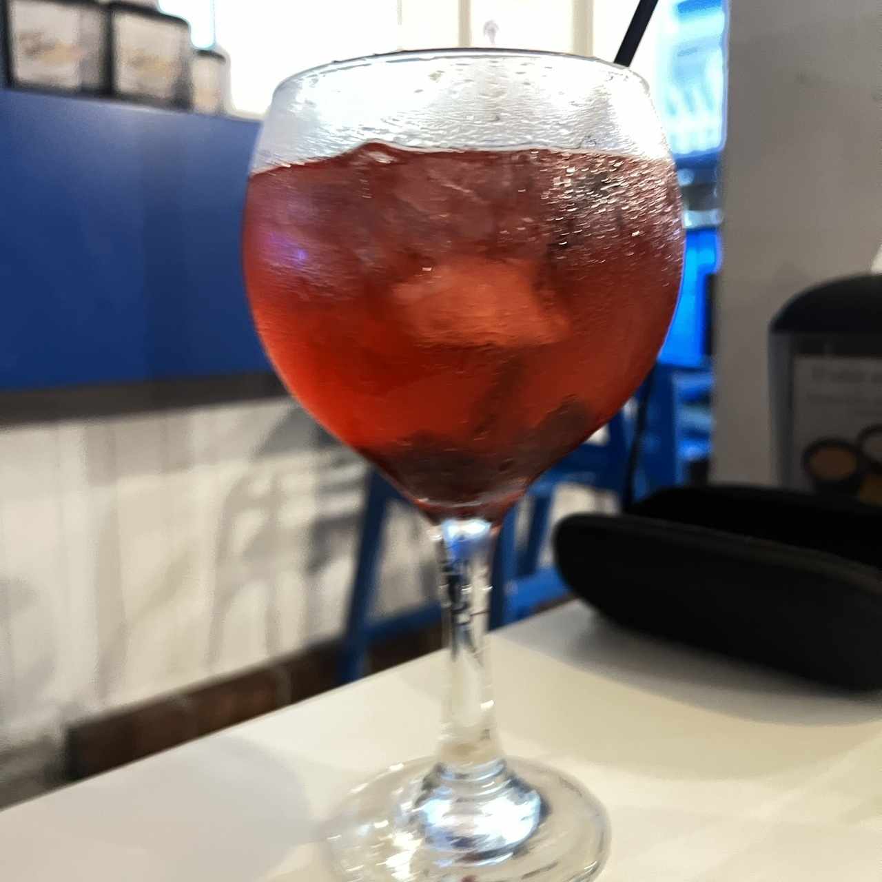 GIN TONIC FRUTOS ROJOS