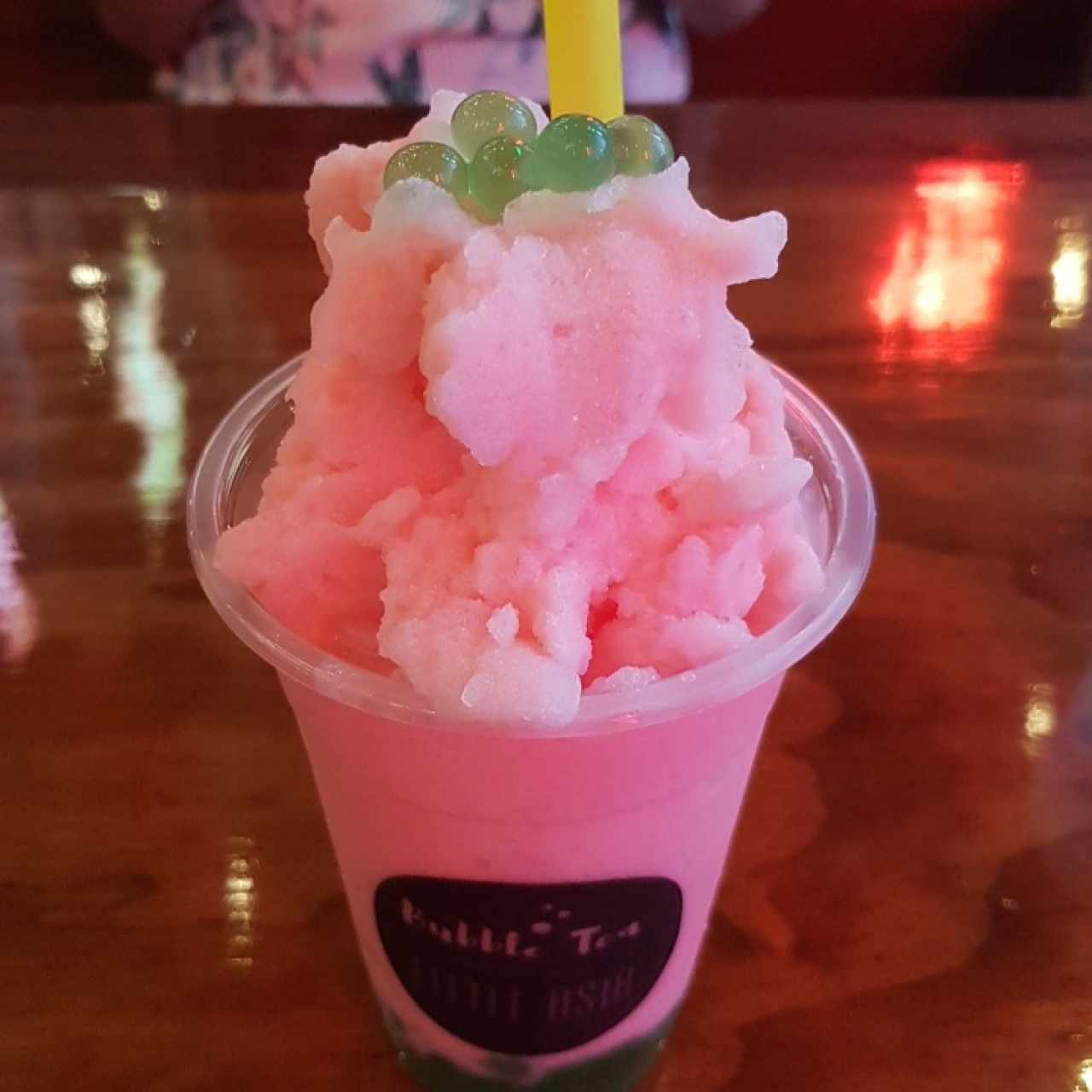 Slushy de fresa con manzanas de topping