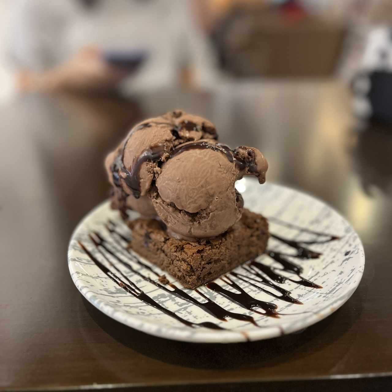 Brownie con helado