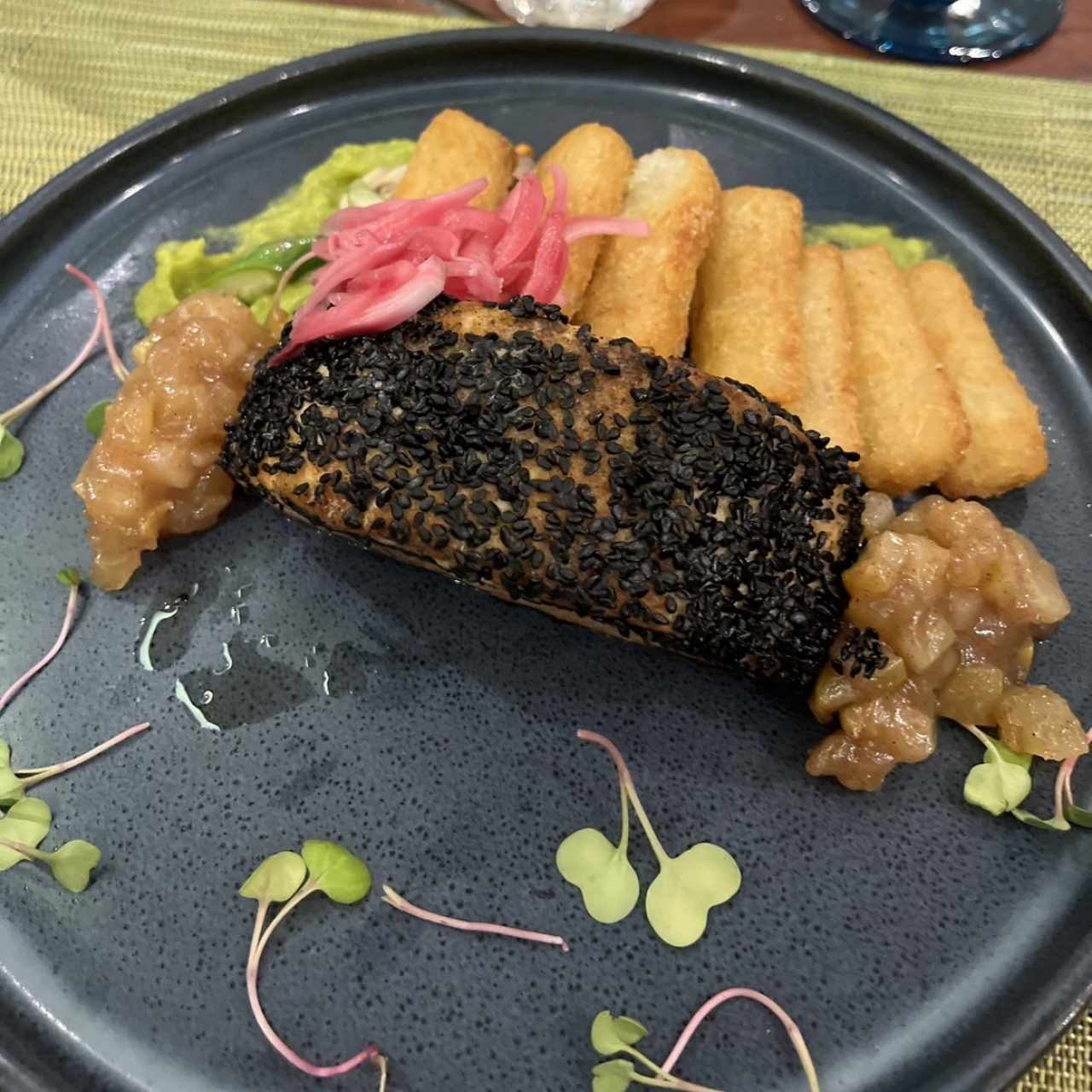 Platos Principales - Blackened Salmon
