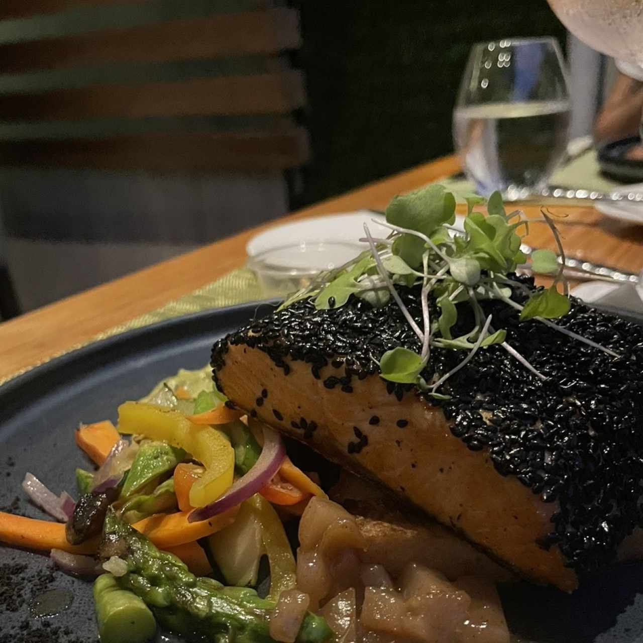 Platos Principales - Blackened Salmon