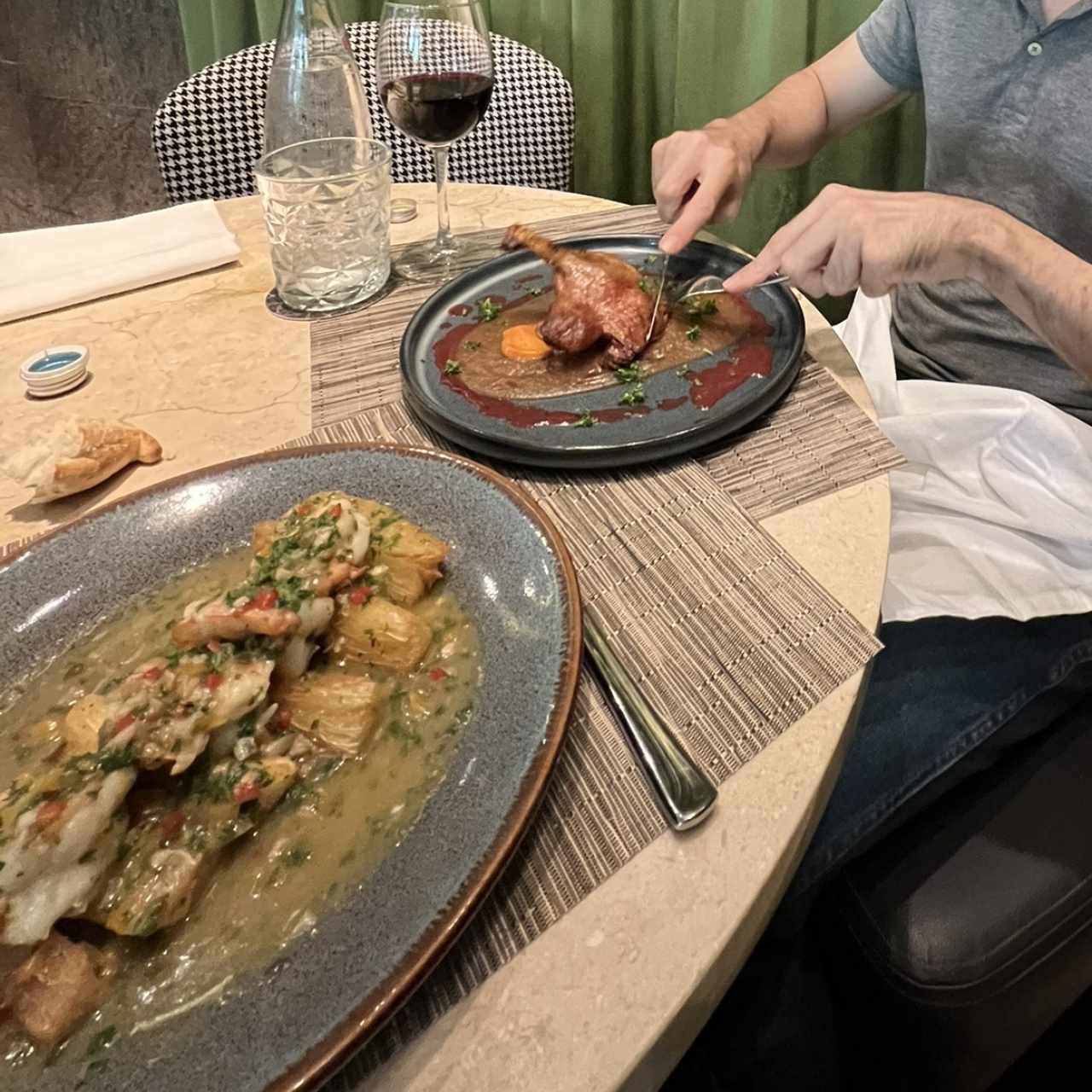 Pato y gambas