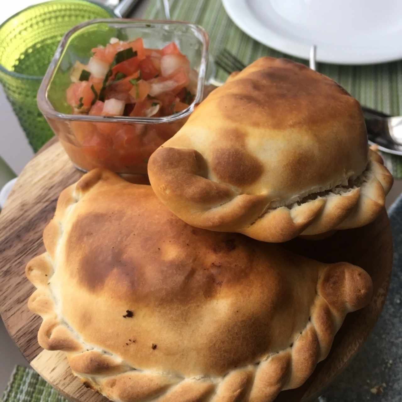 EMPANADAS de cordero Patagónico con queso Azul.
