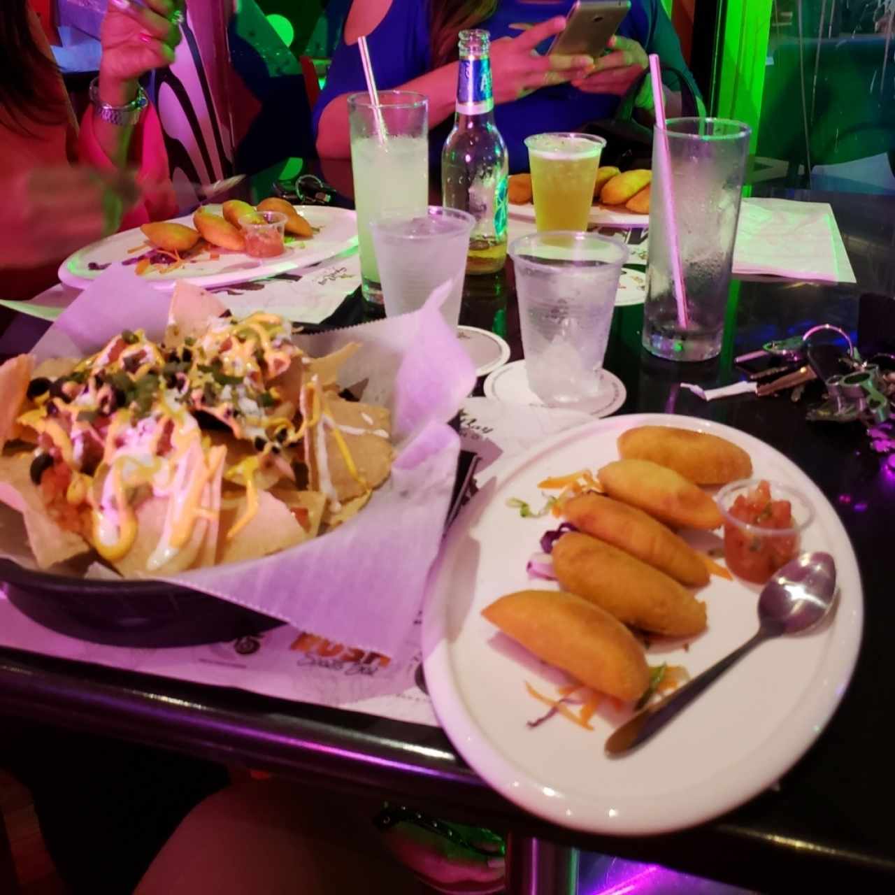 EMPANADITAS😋👍🏾Y NACHOS🤨👎🏾