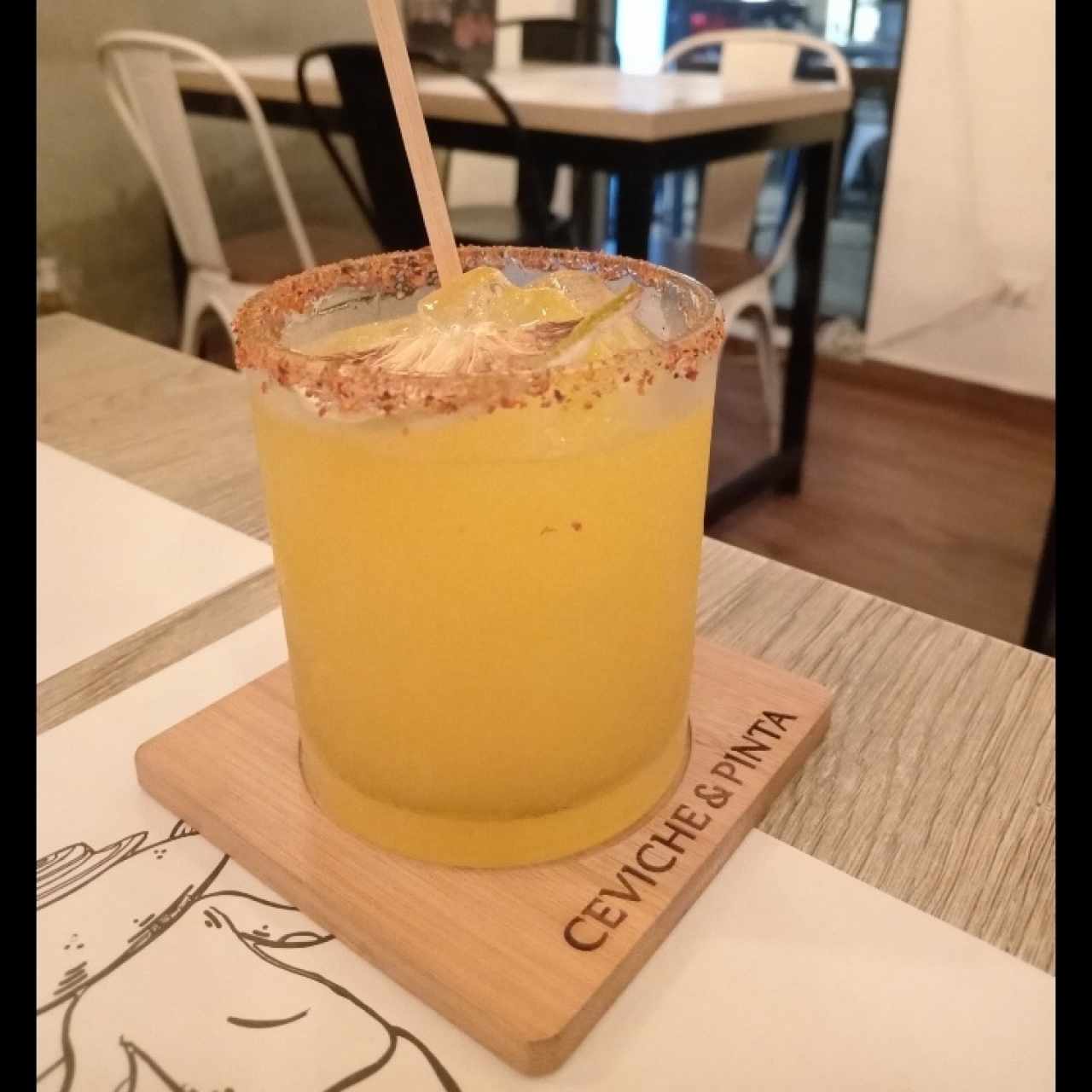 Margarita de maracuya a las rocas