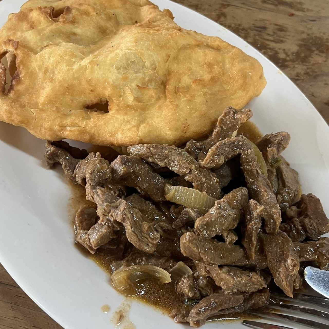 Bistec picado con hojaldre