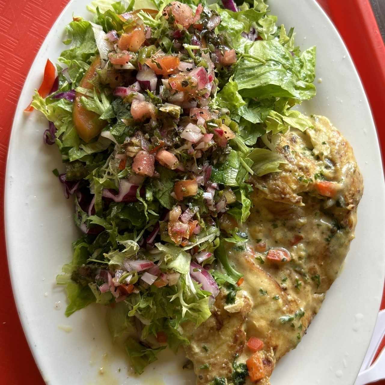Pollo y ensalada
