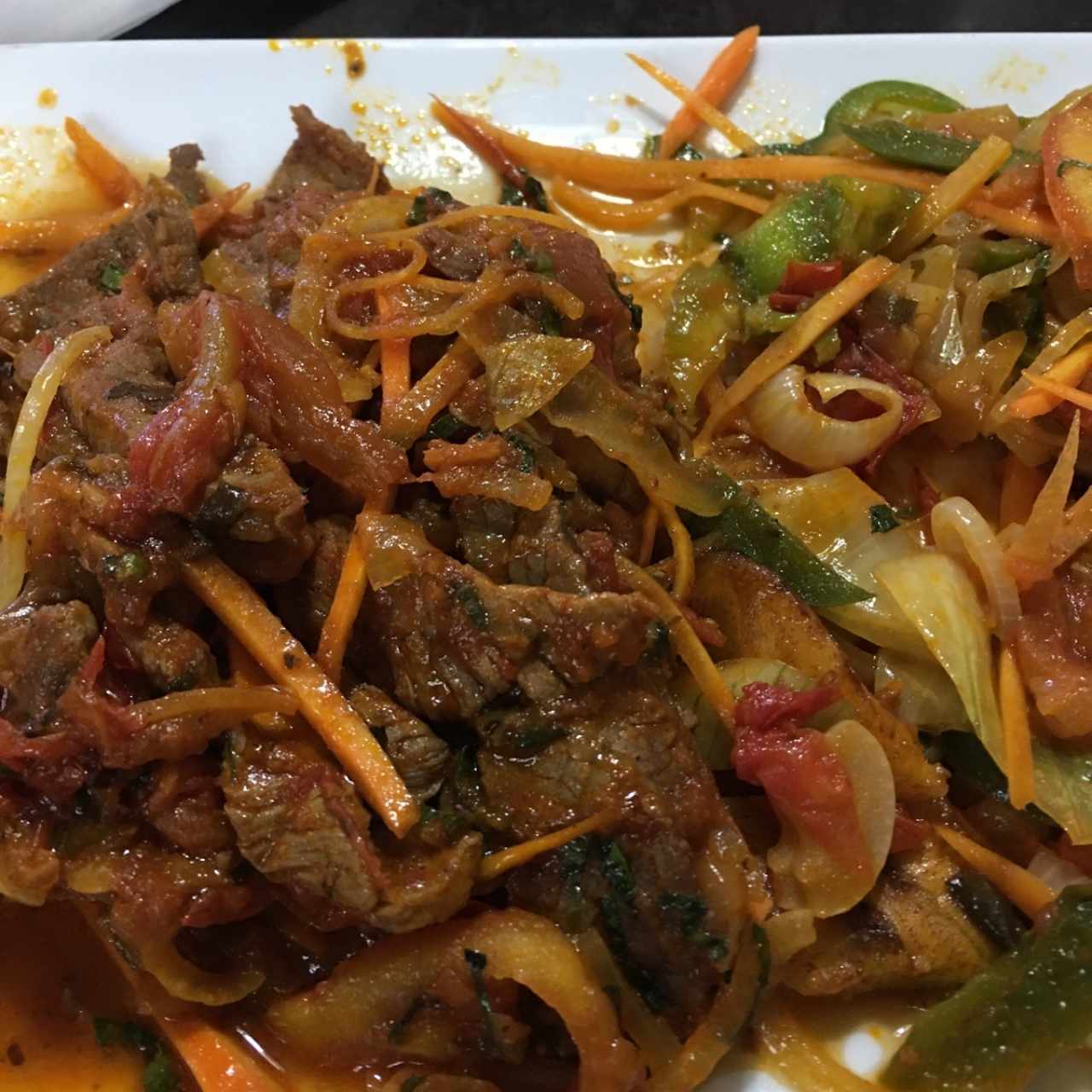 bistec picado con vegetales