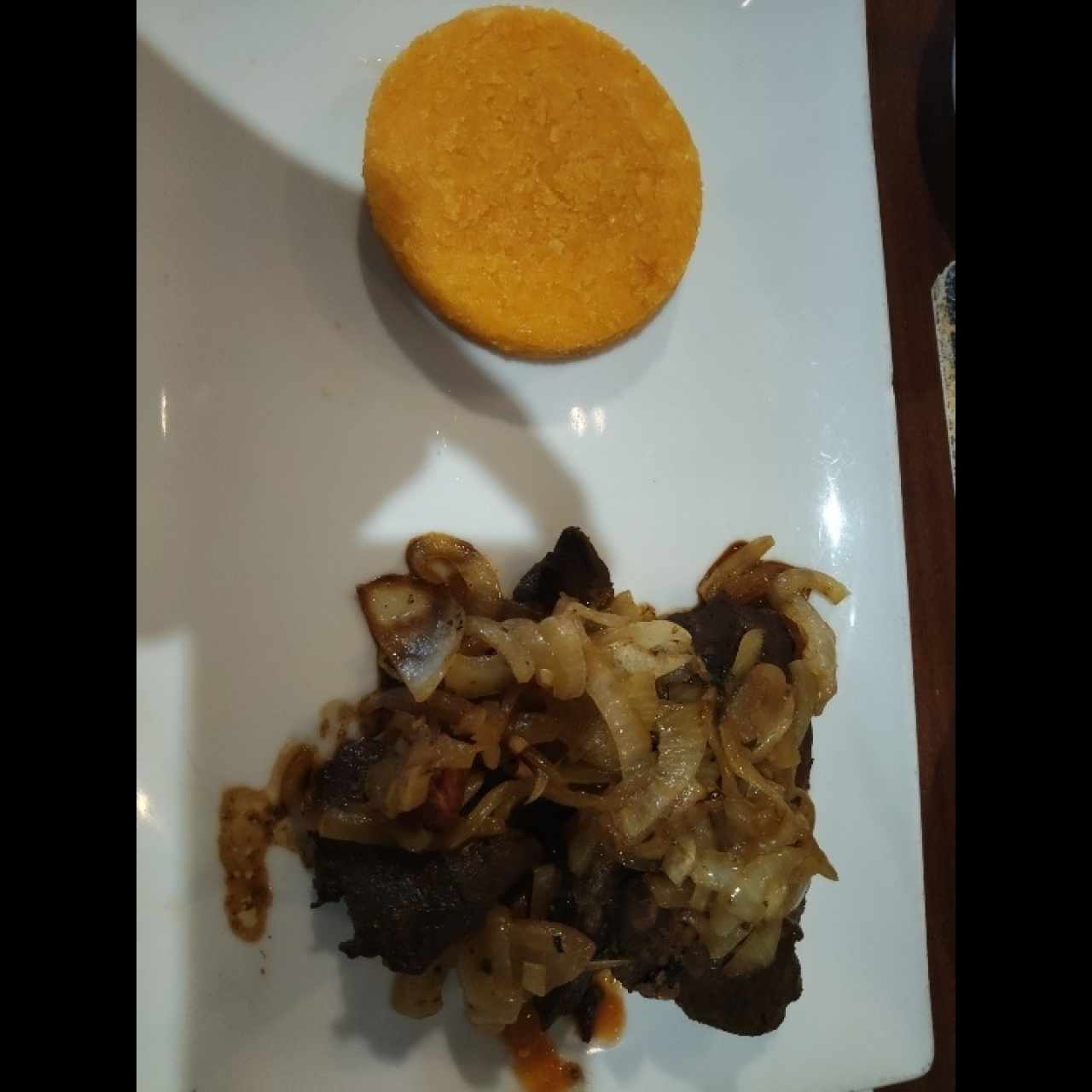 Bistec de Hígado Encebollado