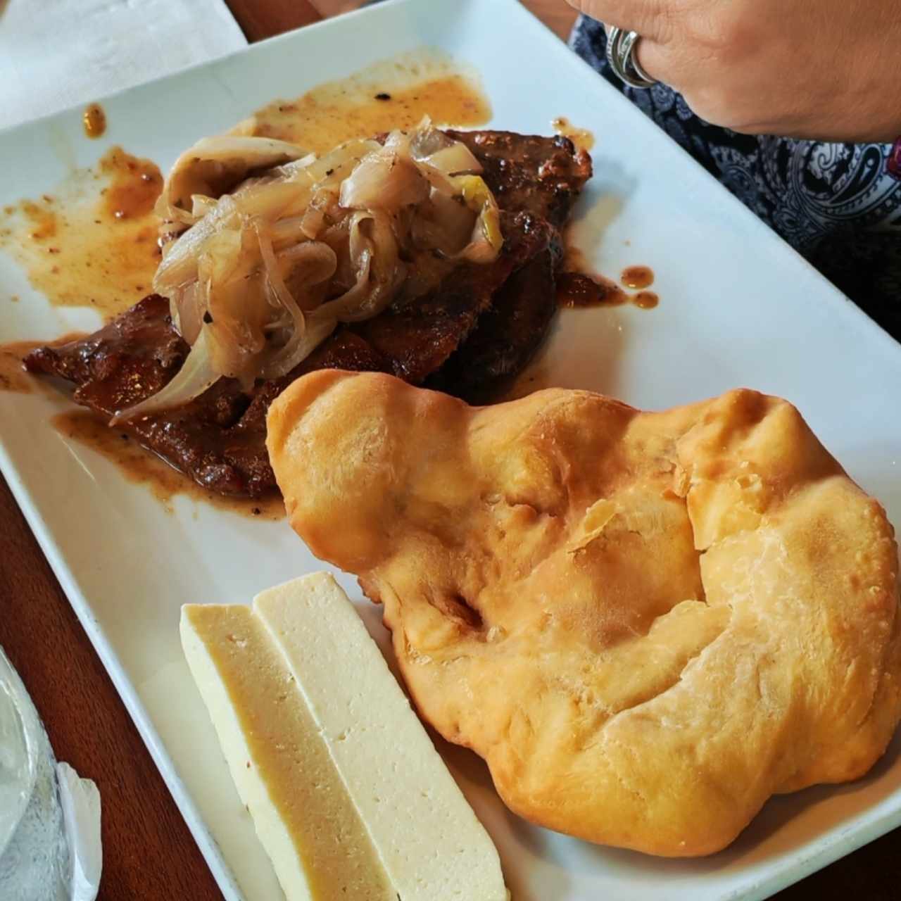 Desayuno - Bistec Encebollado