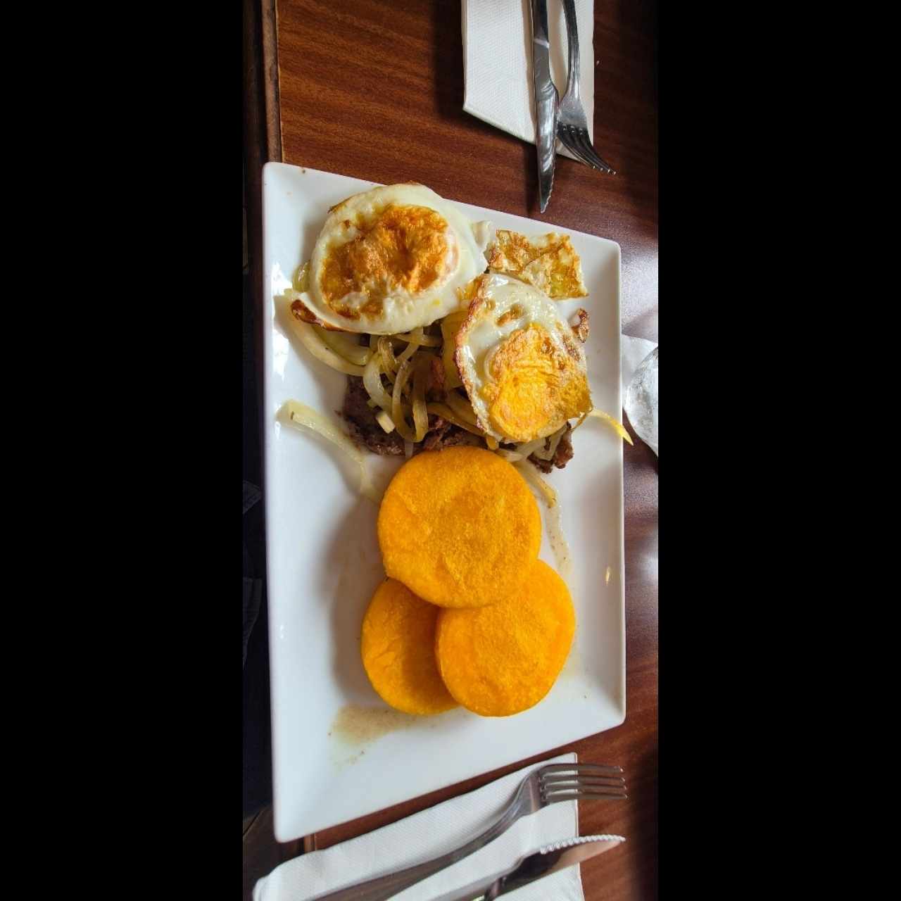Desayuno - Bistec a Caballo