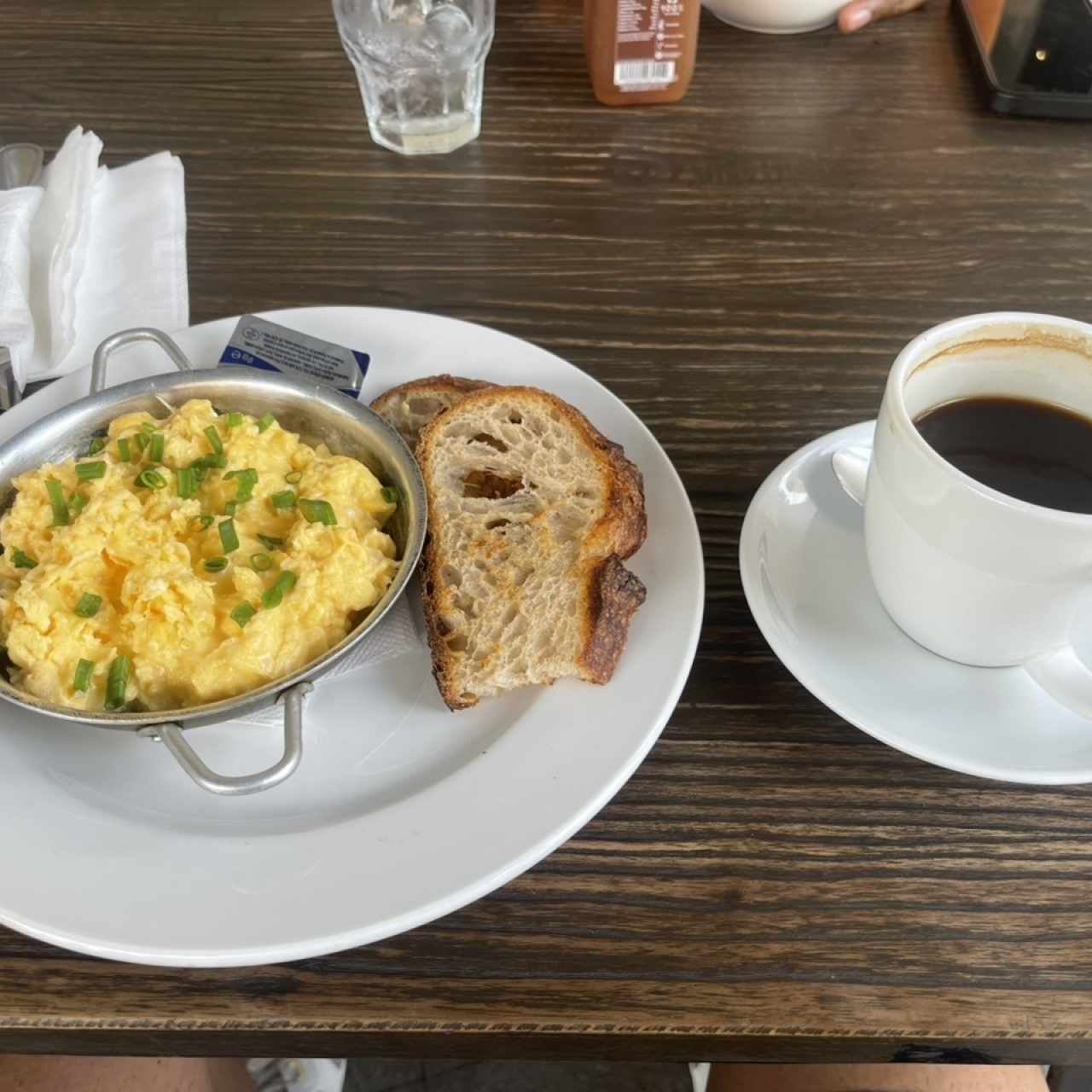 DESAYUNO - CHEESY SCRAMBLED