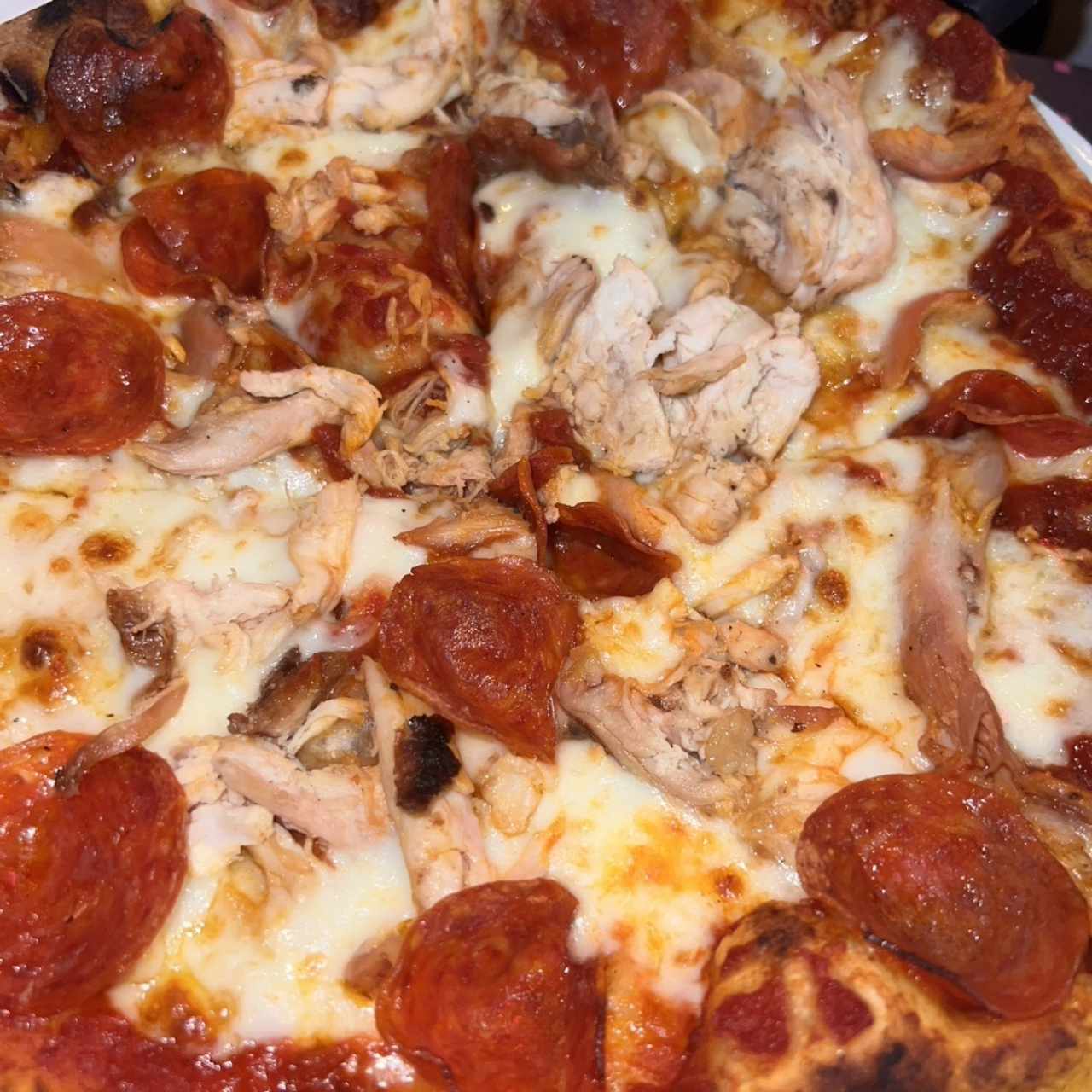 Lo Nuevo - Pizza pollo Buffala