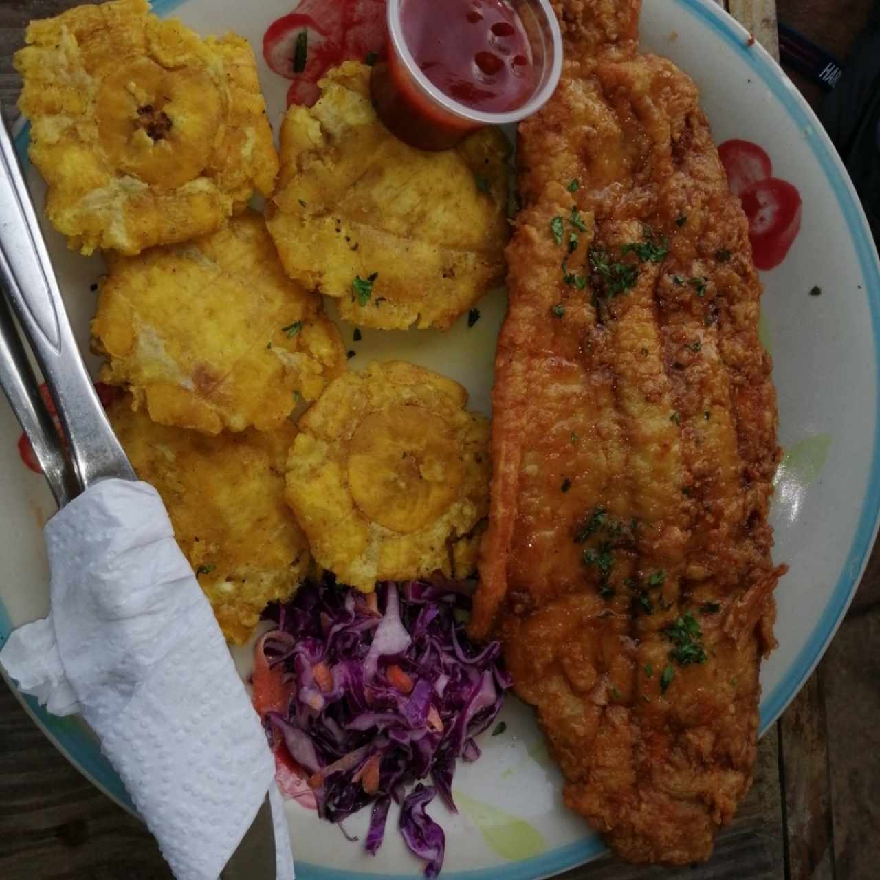 Filete de corvina con patacones