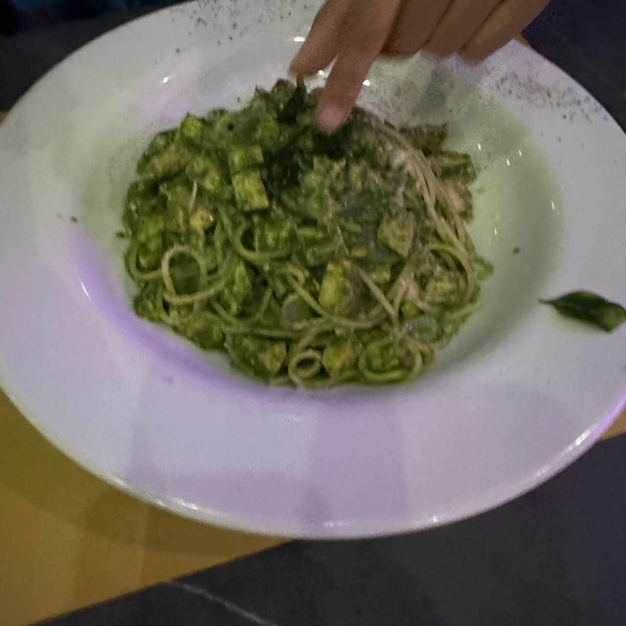 Pasta pesto con pollo