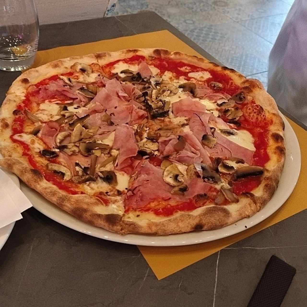 Pizza - Prosciutto E Funghi