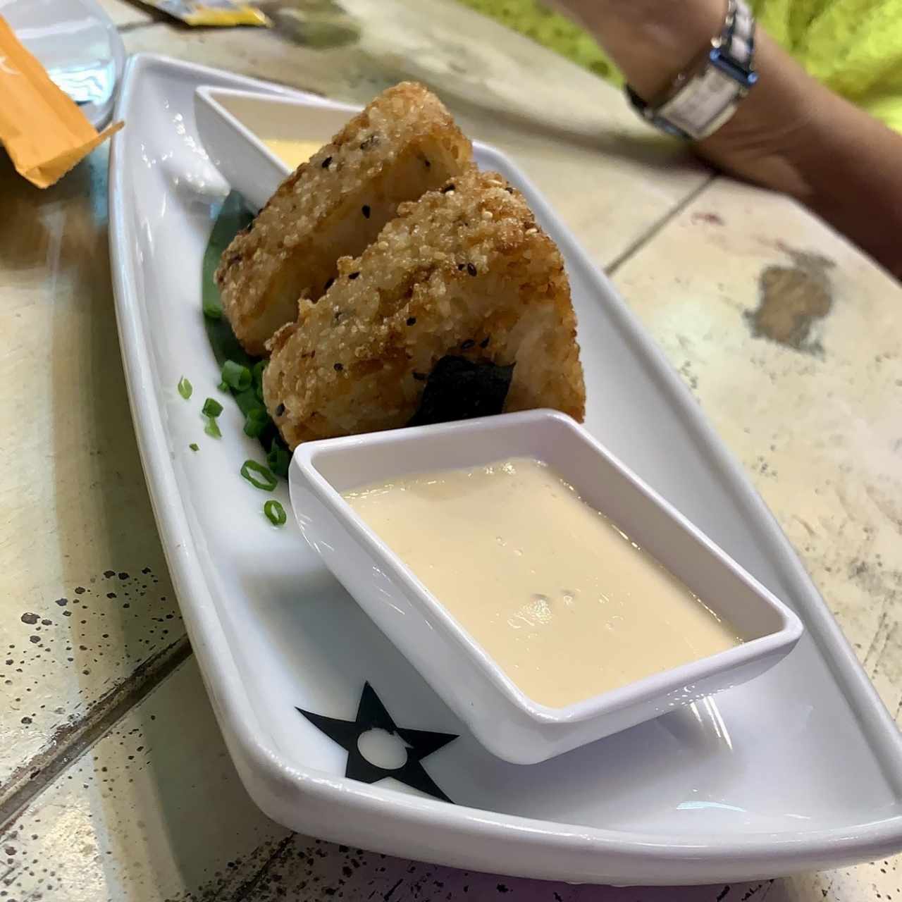 Onigiri de Salmón (2 unidades)