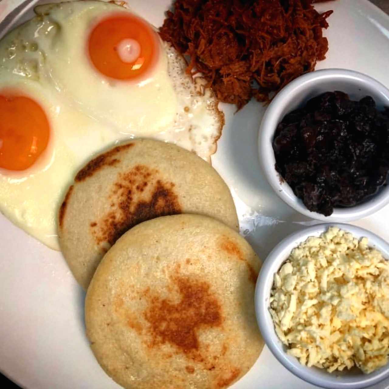 desayunando como es...