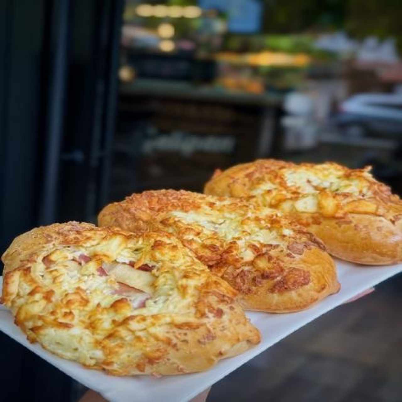 Pan de Queso con Tocineta