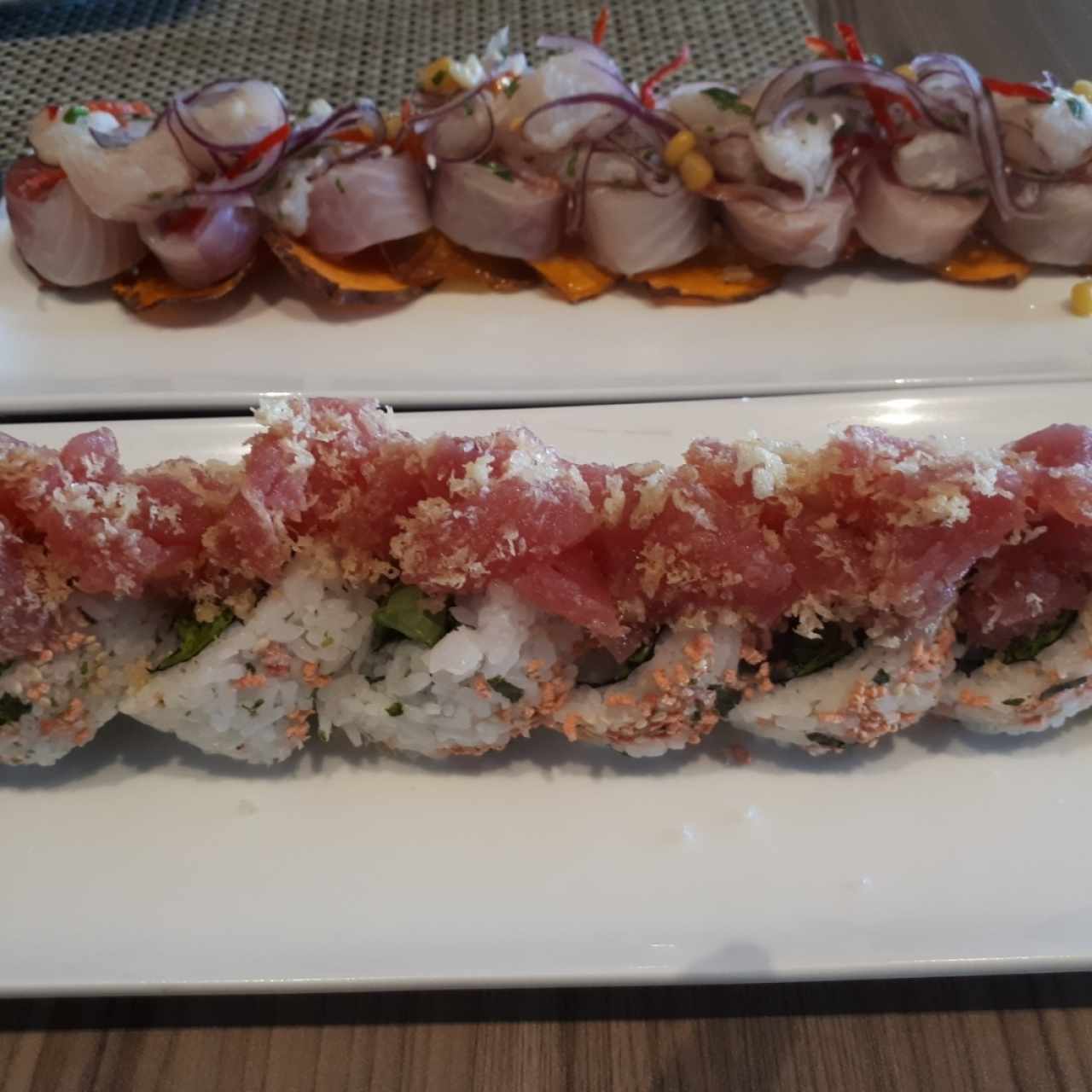 roll con atún rojo y aceite de trufas 😋 (gold rolls)