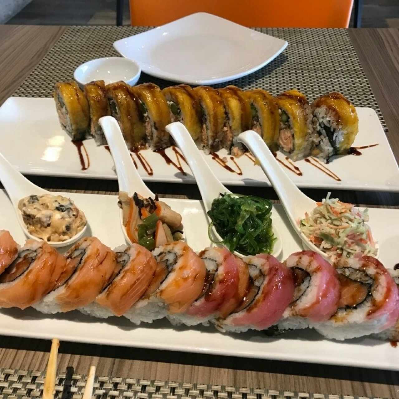 Plátano Roll/ Atún y Salmón 