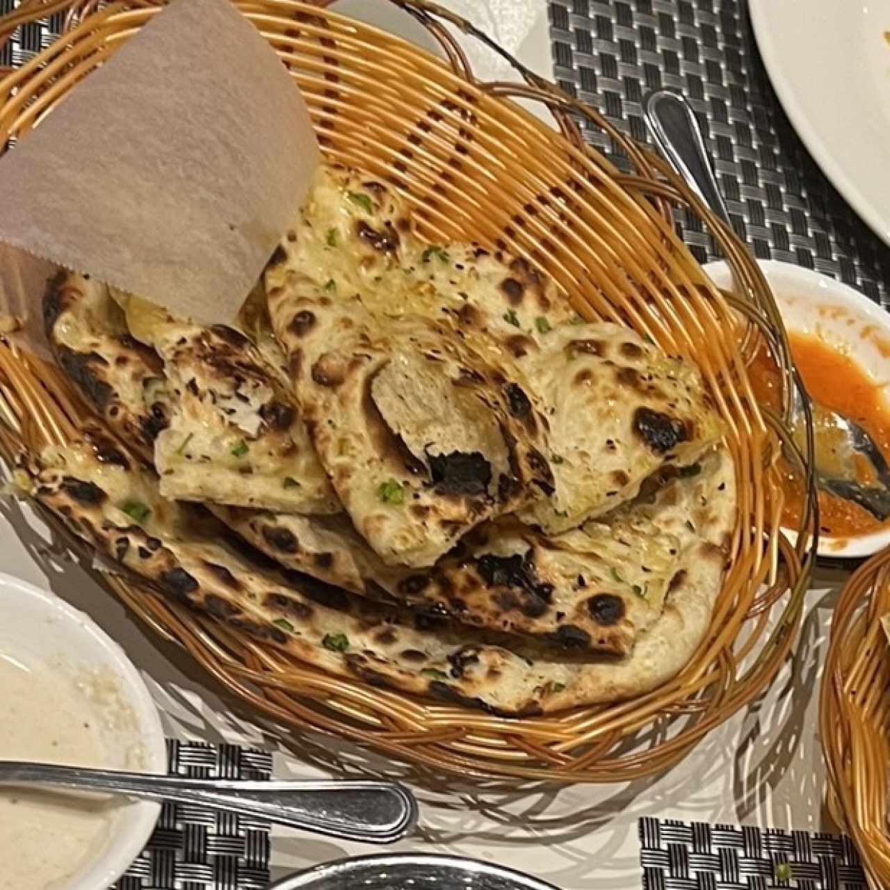 Naan de Ajo
