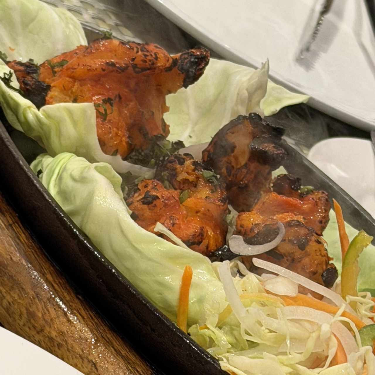 KEBAB DE CAMARONES TIKKA