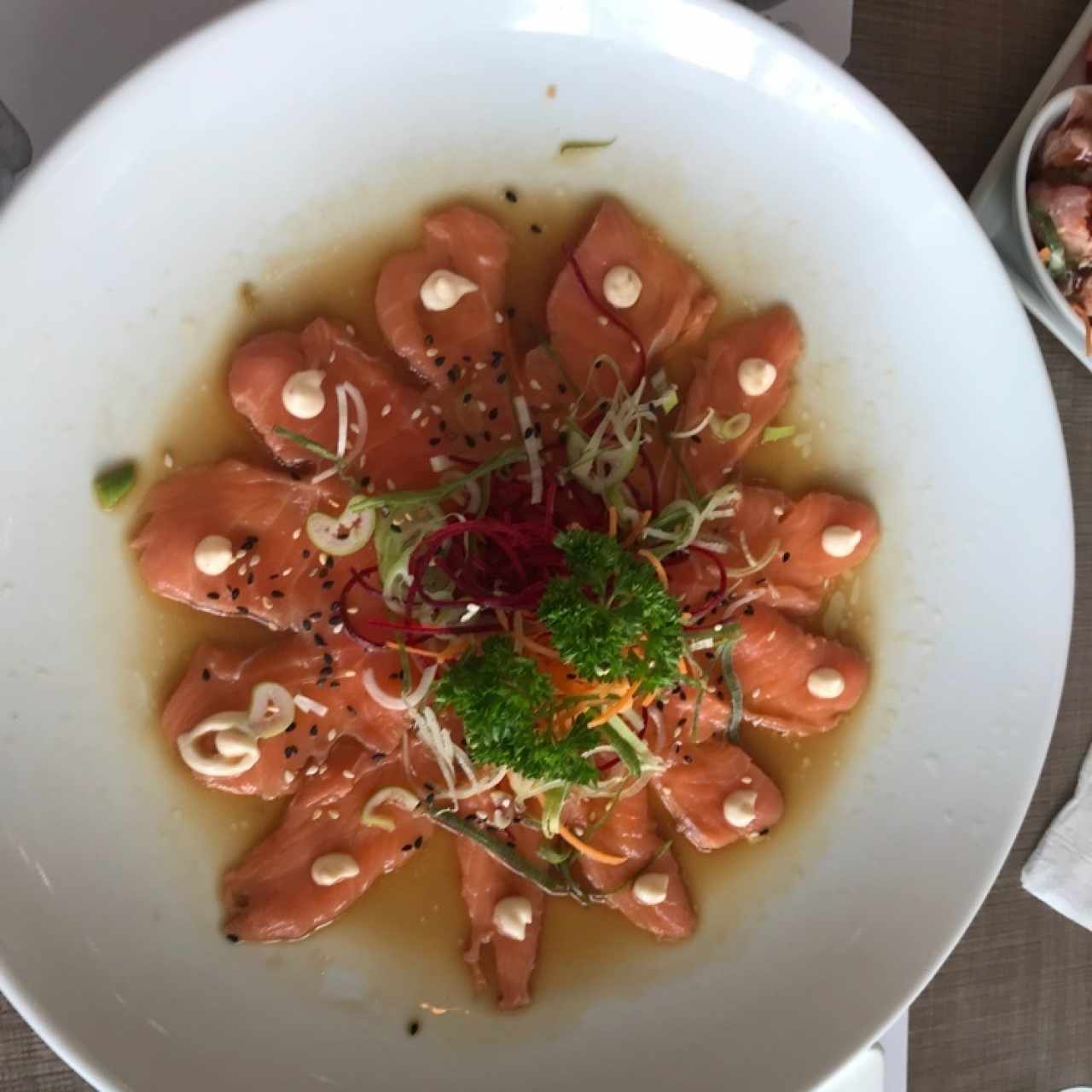 Ato sashimi de salmón (7 pzs)