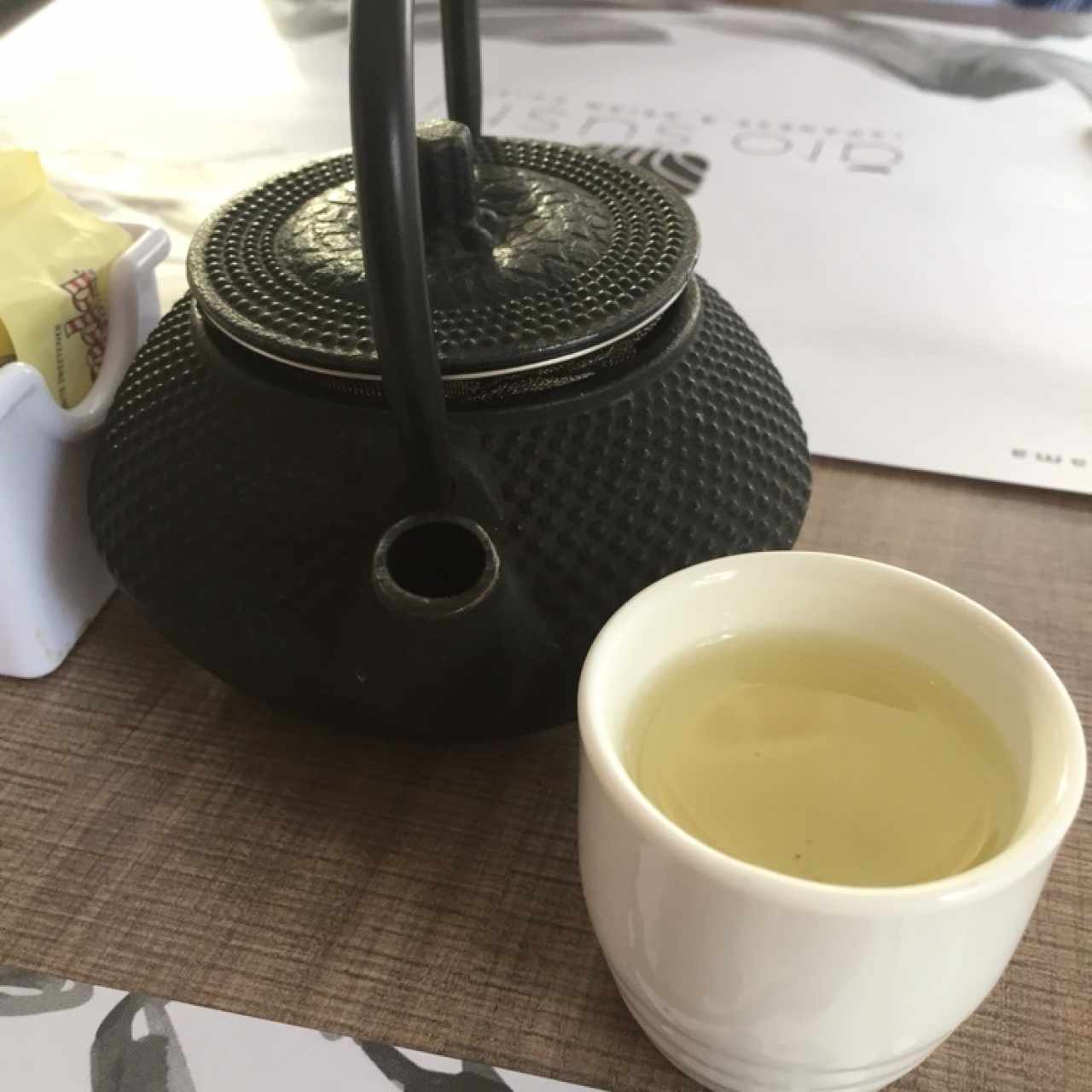 té