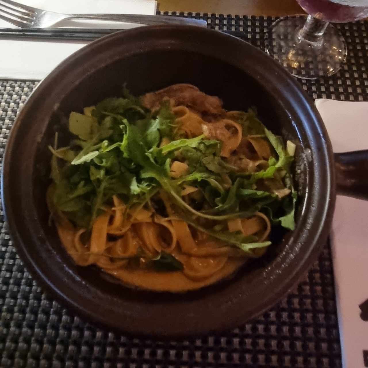 fetuccini con trozos de filete de res (toque picante)